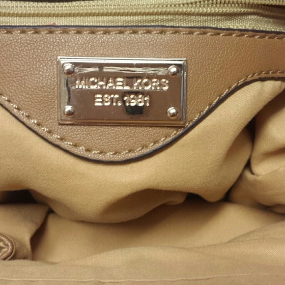 Handbag - Picture 3 of 5